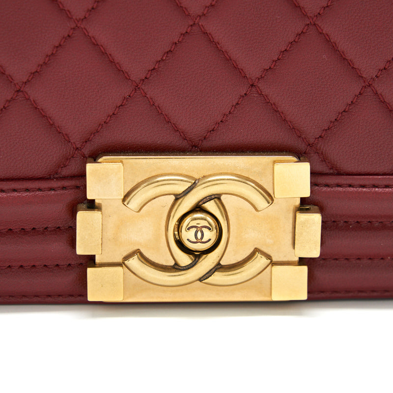 Chanel Medium Boy Bag Lambskin burgundy GHW