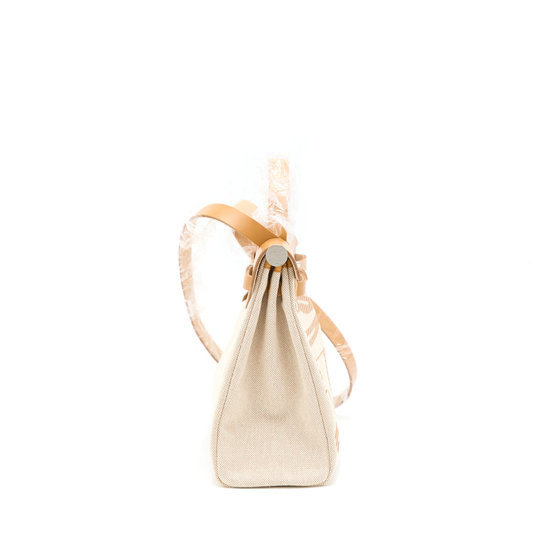 Hermes Herbag Zip 31 Toile H En Relief Brides Sable/ Ecru Beige/ Nat Sable STAMP Z