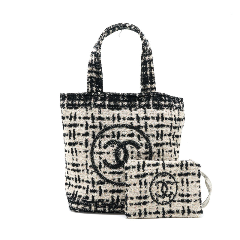 Chanel 22K Beach Bag with Towel Black/Ecru
