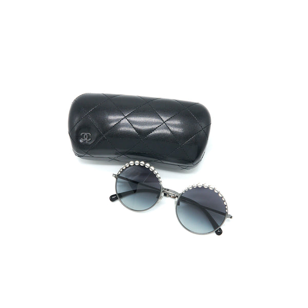 Chanel 4234H Round Sunglasses with Pearl Black SHW