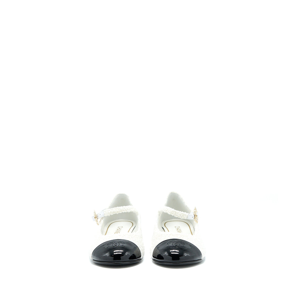 Chanel Size 39 23C Flat Shoes Fabric/Patent Black/White