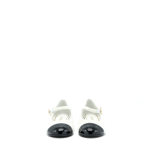 Chanel Size 39 23C Flat Shoes Fabric/Patent Black/White
