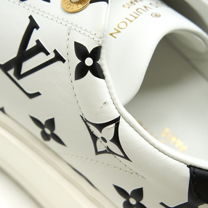 Louis Vuitton time Out Sneaker size 37