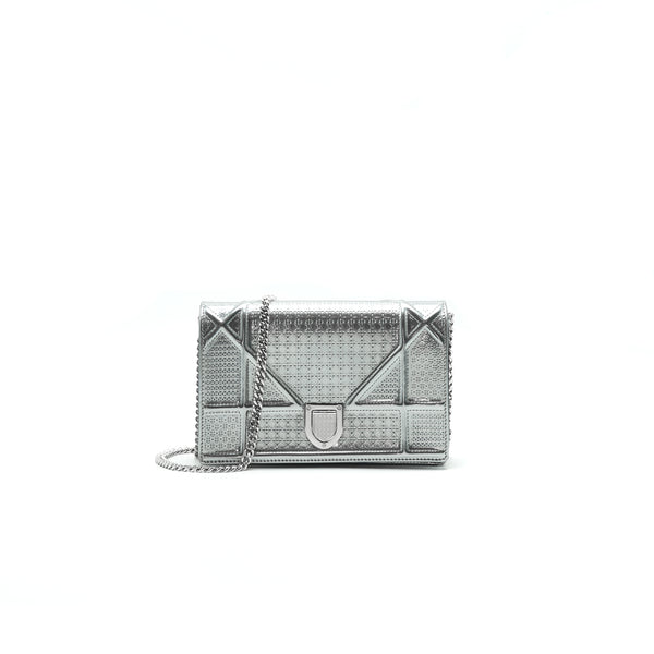 DIOR DIORAMA WALLET ON CHAIN SILVER