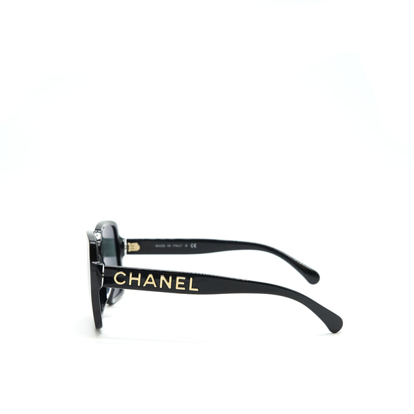 Chanel Square sunglasses black