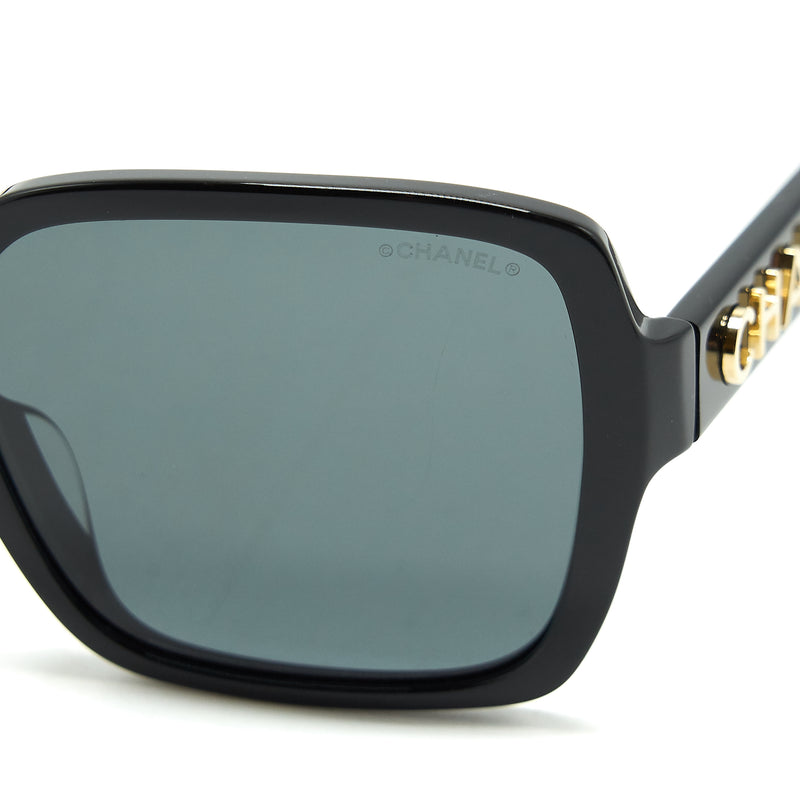 Chanel Square sunglasses black