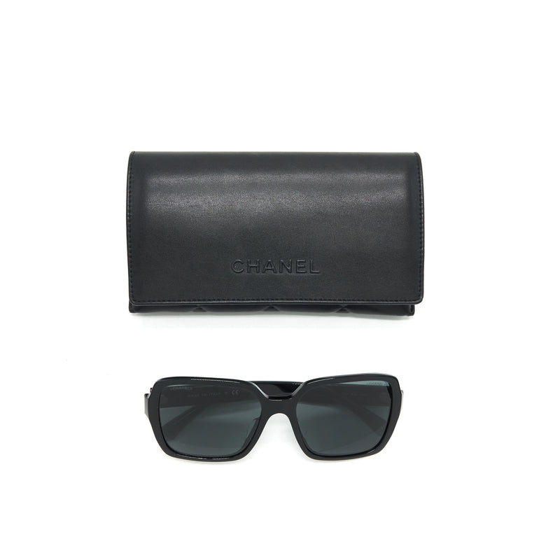 Chanel Square sunglasses black