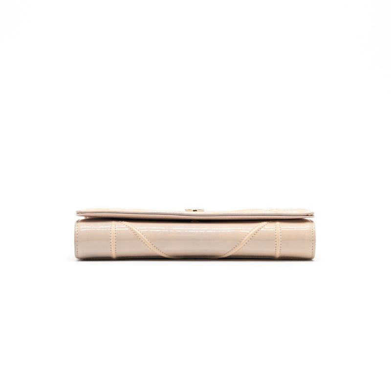 Dior diorama Wallet on Chain patent leather beige LGHW