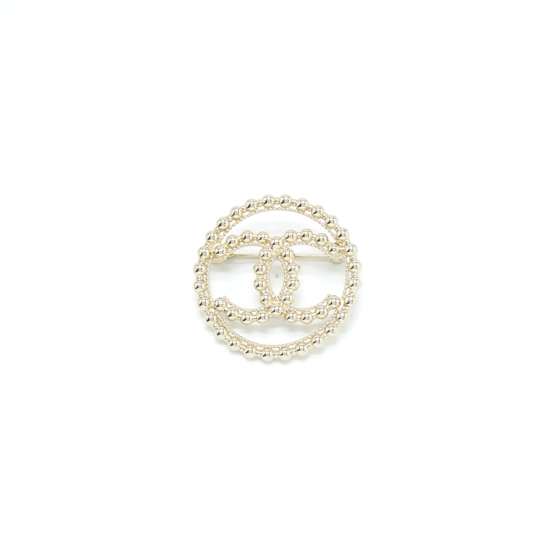 Chanel Round with CC logo light gold tone Brooch