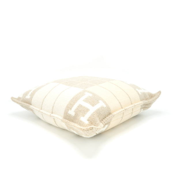 Hermes Avalon III Pillow Camomille Colour