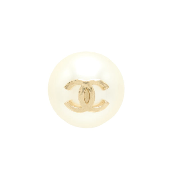 Chanel Giant Pearl With CC Logo Earring LGHW